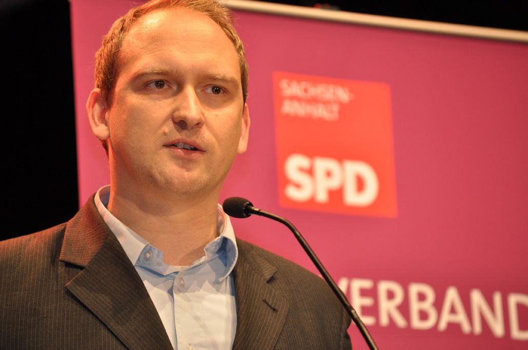 Der Vorsitzende des SPD-Stadtverbandes Magdeburgs Dr. <b>Falko Grube</b> hält ein ... - 04-spd_neujahrsempfang_grube
