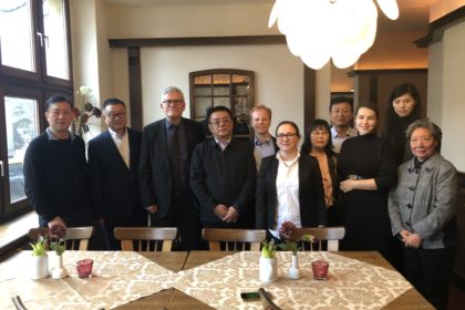 Heute Mittag haben der Beigeordnete für Kultur, Schule & Sport Prof. Dr. Matthias Puhle und der stellvertretende Stadtratsvorsitzende Norman Belas (SPD) eine Delegation des Stadtrates der chinesischen Partnerstadt Harbin in Magdeburg empfangen.