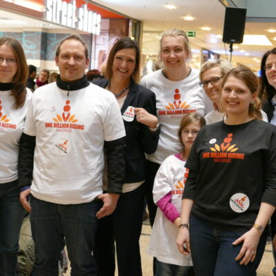 v.l.n.r. Maike Lechler, Karola Schröder, Stadtrat Falko Grube, Angela Kolb-Janssen MdL, Landesgeschäftsführerin Friederike Rösler, Stadtratsfraktionsgeschäftsführerin Angela Damisch-Schwarz, Sarah Schulze, Manuela Lück, Stadträtin Birgit Steinmetz, Tina Rosner